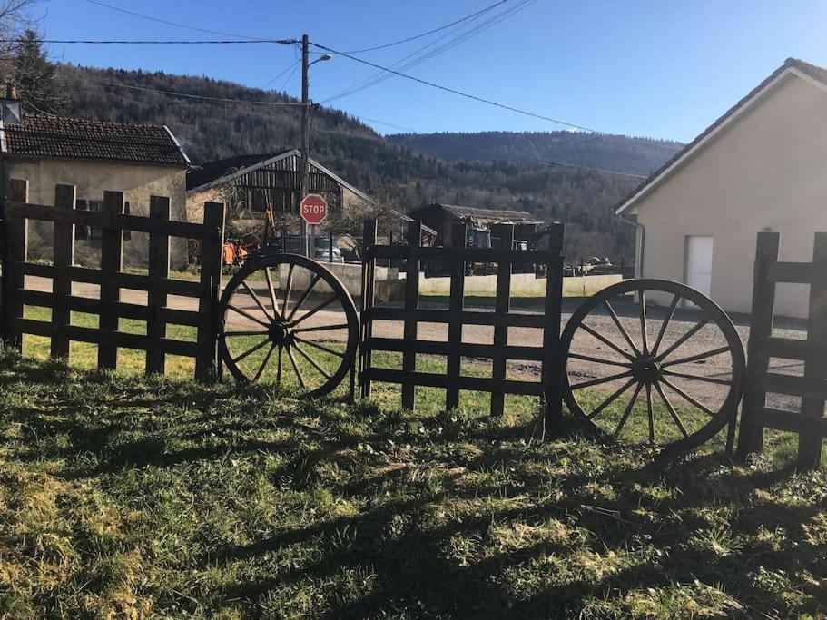 Ferme De Ma Grand-Mere Le Haut-du-Them Bagian luar foto