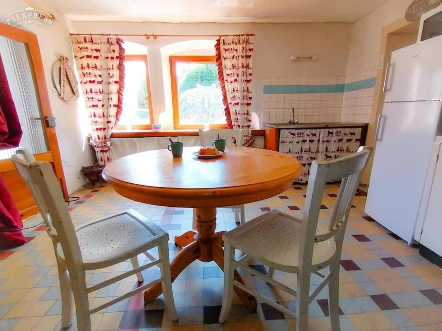 Ferme De Ma Grand-Mere Le Haut-du-Them Bagian luar foto